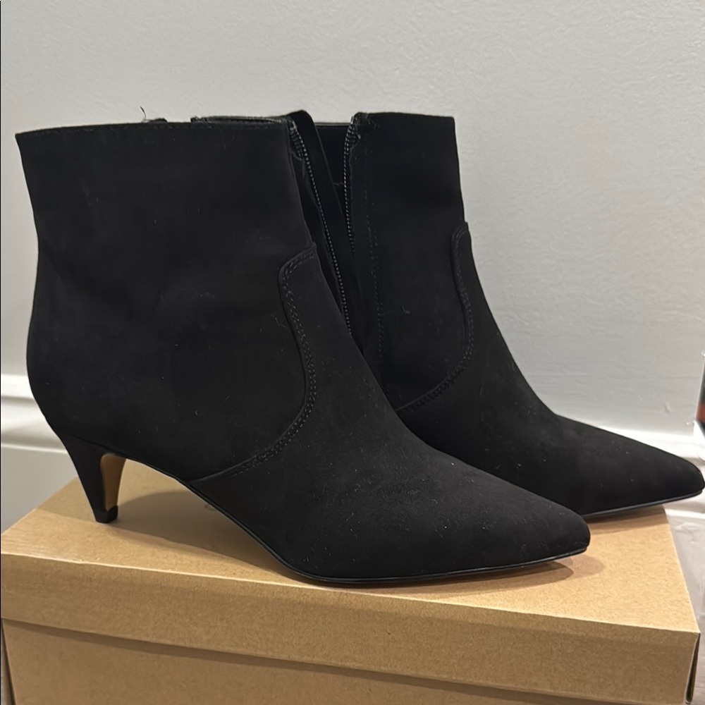 Express Elegant Black Ankle Boots Sz 7